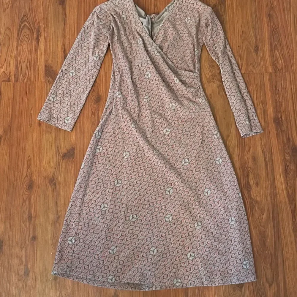 Patagonia wrap style gray and pink long sleeve printed dress twist back size S